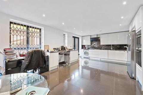7 bedroom detached house for sale, Mapesbury Conservation, London, NW2