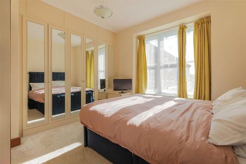 2 bedroom flat for sale, Rusper Road, Capel, Dorking, Surrey, RH5