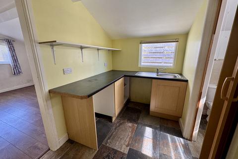 3 bedroom terraced house for sale, Field Street, Valley, Anglesey, LL65