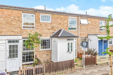 3 bedroom terraced house to rent, Hanson Close, London SW12