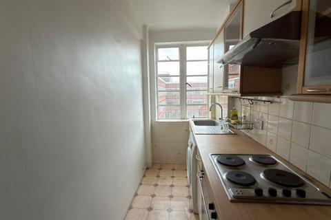 2 bedroom flat for sale, Flat H73 Du Cane Court, Balham High Road, Balham, London, SW17 7JT