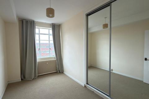2 bedroom flat for sale, Flat H73 Du Cane Court, Balham High Road, Balham, London, SW17 7JT