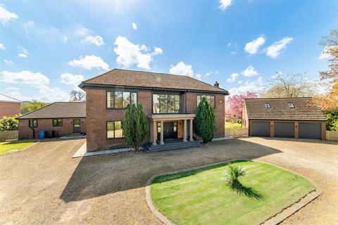 5 bedroom detached house for sale, The Avenue, Medburn NE20