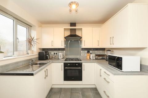 4 bedroom semi-detached house for sale, Foxcroft Drive, Sheffield S21