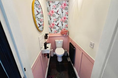 3 bedroom semi-detached house for sale, Hund Oak Drive, Doncaster DN7