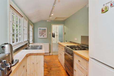 2 bedroom terraced house for sale, Wolverton Road, Stony Stratford, Milton Keynes