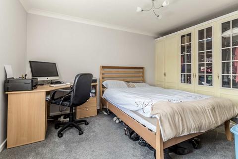 undefined, Hampton Road, Teddington TW11