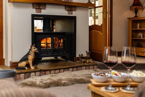 4 bedroom cottage for sale, Hall Lane, St. Helens WA9