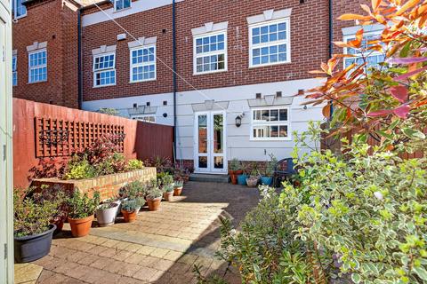 4 bedroom terraced house for sale, Heritage Court, Kettering NN16