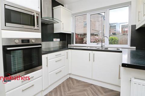 3 bedroom semi-detached house to rent, Norton Road, Wath-Upon-Dearne, Rotherham