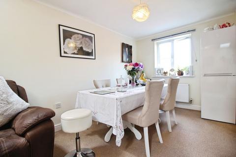 2 bedroom coach house to rent, Jason Close, Swindon SN25