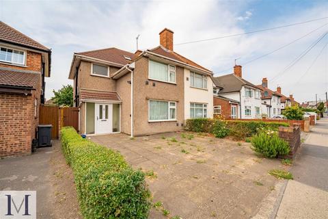 4 bedroom semi-detached house to rent, Vicarage Farm Road, Hounslow TW5