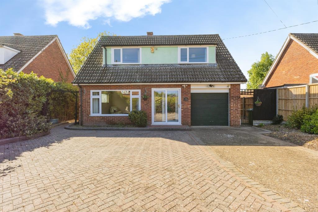 3 bedroom chalet for sale