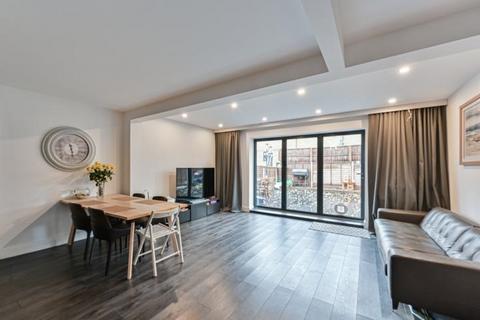 4 bedroom semi-detached house for sale, Tenbury Court, New Park Road, London, SW2