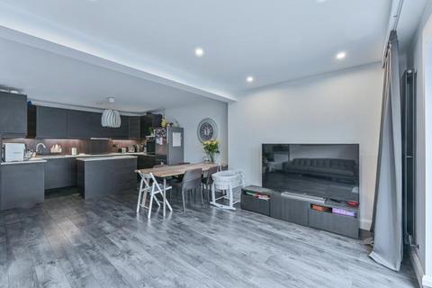 4 bedroom semi-detached house for sale, Tenbury Court, New Park Road, London, SW2