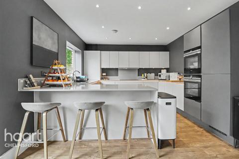 5 bedroom detached house for sale, Frederick Hawkes Gardens, Chelmsford