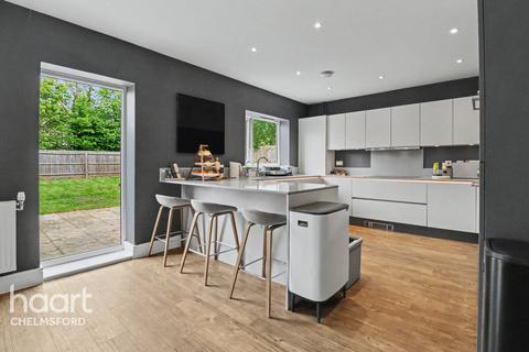 5 bedroom detached house for sale, Frederick Hawkes Gardens, Chelmsford