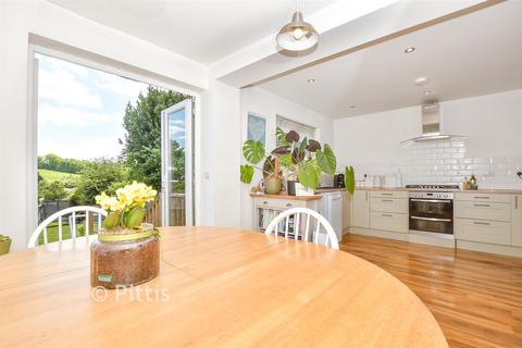 3 bedroom detached house for sale, Clatterford Road, Newport PO30