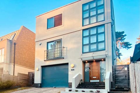 Woodlands Road, Bickley, Kent, BR1