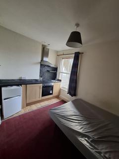 Studio to rent, Gloucester Road, Bristol BS11