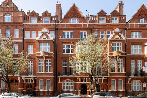 63 Cadogan Gardens, Knightsbridge, London SW3