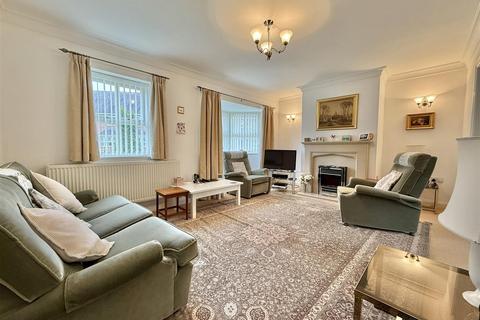 4 bedroom terraced house for sale, Woodfield Gardens, Hereford HR2