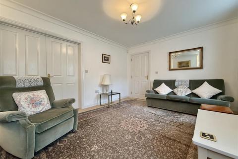 4 bedroom terraced house for sale, Woodfield Gardens, Hereford HR2