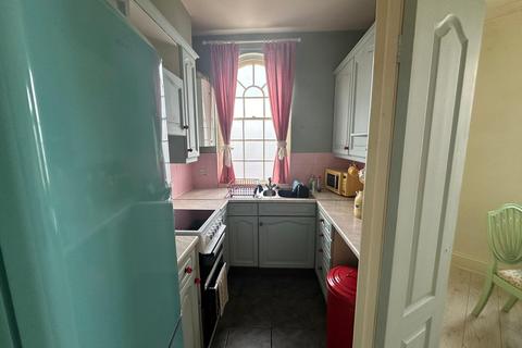 2 bedroom flat to rent, The Octagon, TAUNTON, TA1