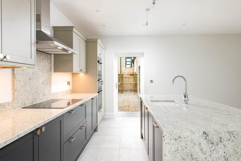 4 bedroom detached house for sale, Andrews Drive, Marshfield, SN14