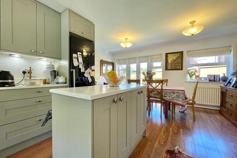 4 bedroom townhouse to rent, Clegg Square, Shenley Lodge