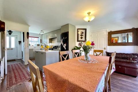 4 bedroom townhouse to rent, Clegg Square, Shenley Lodge