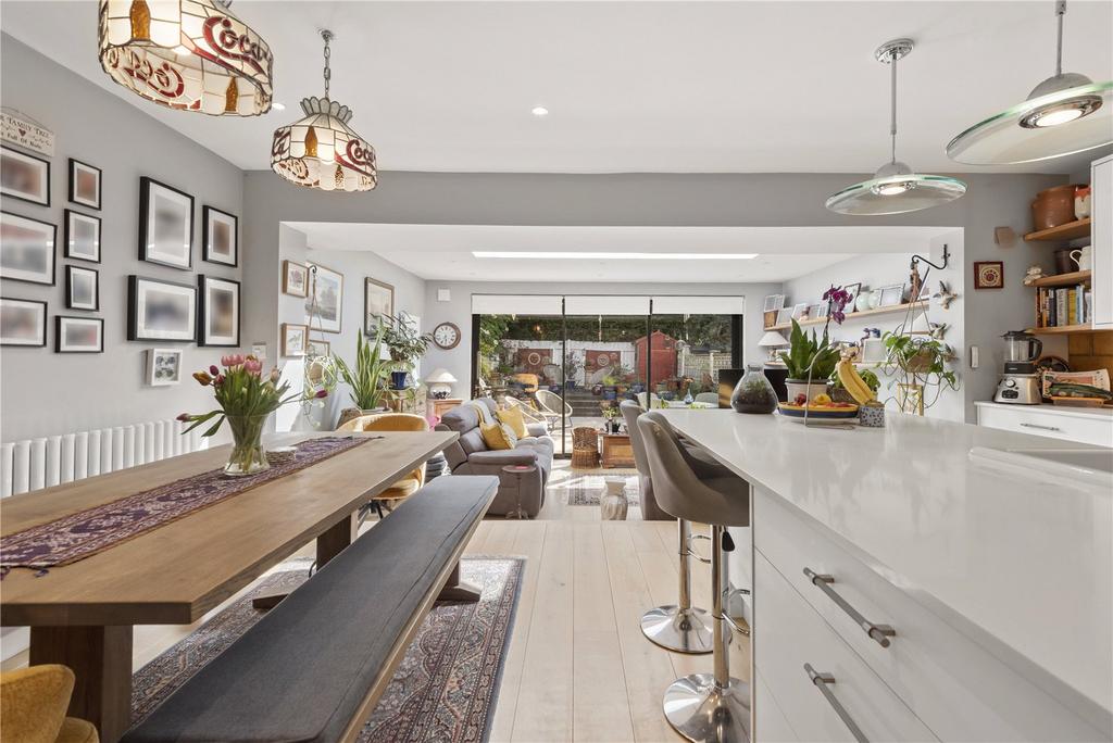 Kitchen/Dining