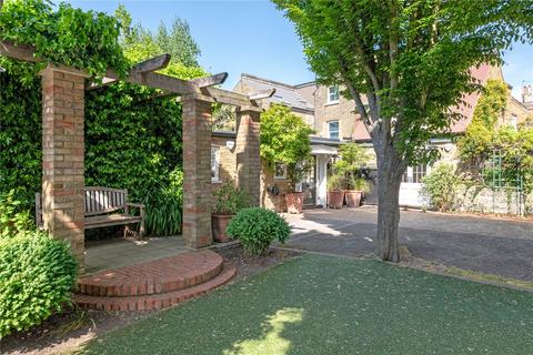 2 bedroom terraced house for sale, Bridge Lane, London, SW11