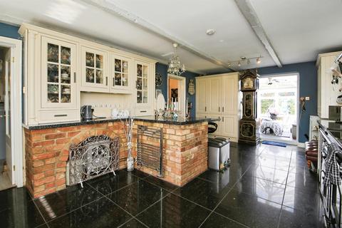 5 bedroom detached house for sale, Whittlesey Road, Benwick, March