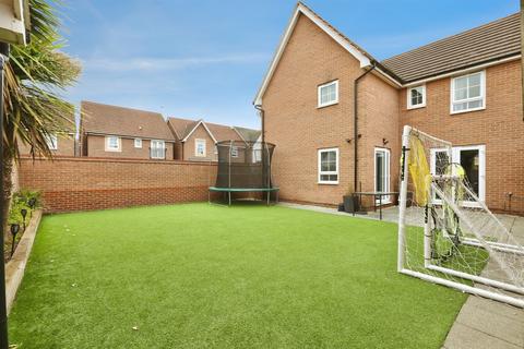 4 bedroom detached house for sale, Taunton Way, Retford