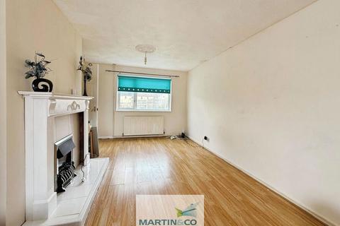 3 bedroom end of terrace house for sale, Cheviot Court, Carlton-in-Lindrick, Worksop, Nottinghamshire, S81 9HX