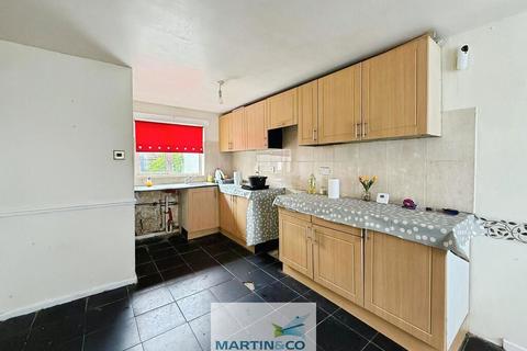 3 bedroom end of terrace house for sale, Cheviot Court, Carlton-in-Lindrick, Worksop, Nottinghamshire, S81 9HX