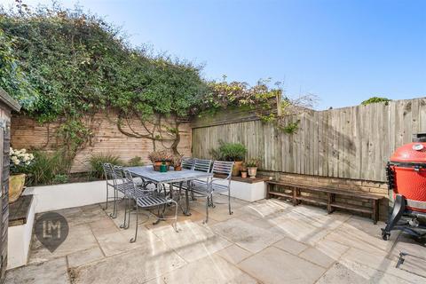 4 bedroom house for sale, Camborne Road, London