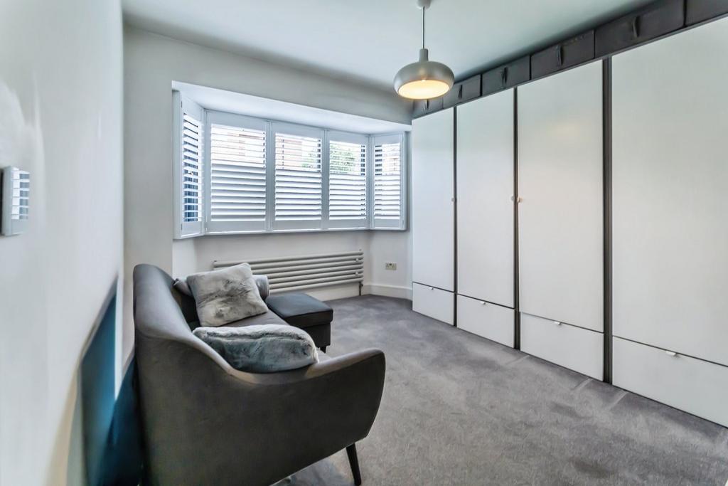 Walk-in wardrobe