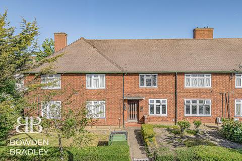 1 bedroom flat for sale, New North Road, Hainault, IG6