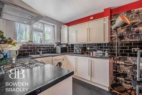 1 bedroom flat for sale, New North Road, Hainault, IG6