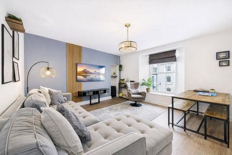 3 bedroom flat for sale, Tudor Square, Pembrokeshire SA70