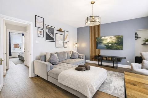 3 bedroom flat for sale, Tudor Square, Pembrokeshire SA70