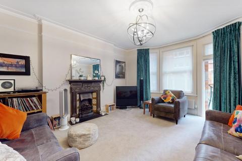 3 bedroom apartment for sale, Clarence Gate Gardens, Glentworth Street, London, NW1