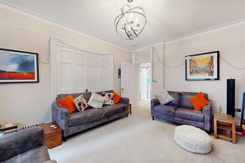 3 bedroom apartment for sale, Clarence Gate Gardens, Glentworth Street, London, NW1