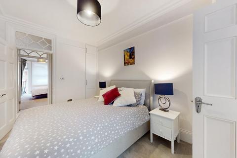 3 bedroom apartment for sale, Clarence Gate Gardens, Glentworth Street, London, NW1