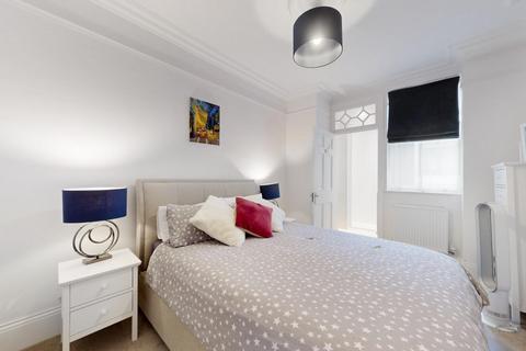 3 bedroom apartment for sale, Clarence Gate Gardens, Glentworth Street, London, NW1