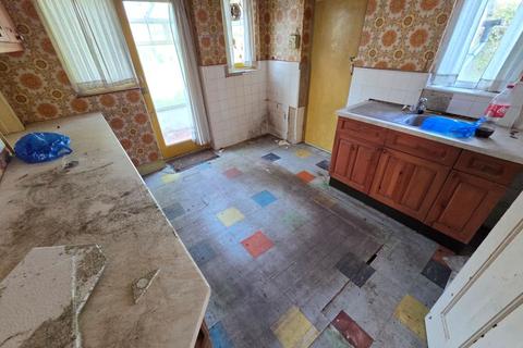 2 bedroom detached bungalow for sale, 23 Woodland Way, Croydon, Surrey, CR0 7UB