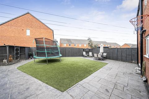 4 bedroom detached house for sale, 44 Lancer Road, Shrewsbury, SY1 4FF
