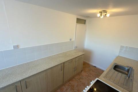2 bedroom apartment to rent, Shakespeare Towers, Burmantofts, Leeds, LS9 7UG